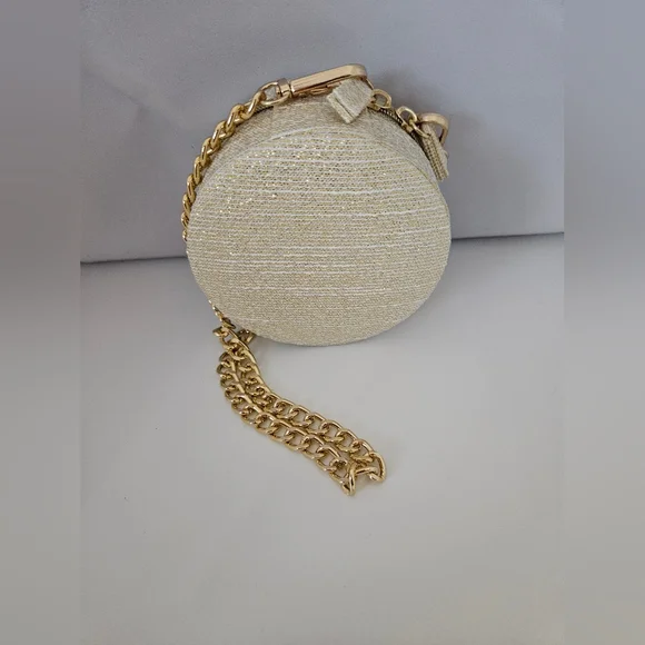 SOLD SOLD SOKD Dior Cream Mini Bag with Gold Chain - Picture 2 of 4